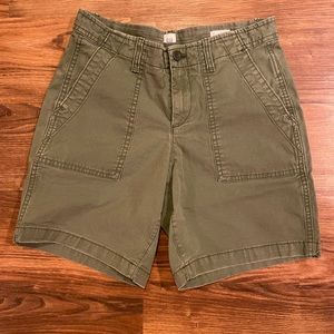 Womens Gap girlfriend chino shorts